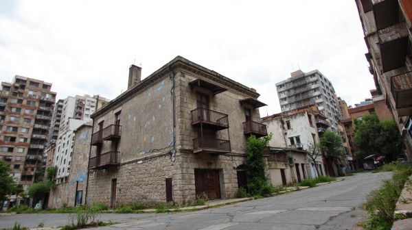 Analyse des facteurs du déclin des logements à Saint-Just-en-Chevalet